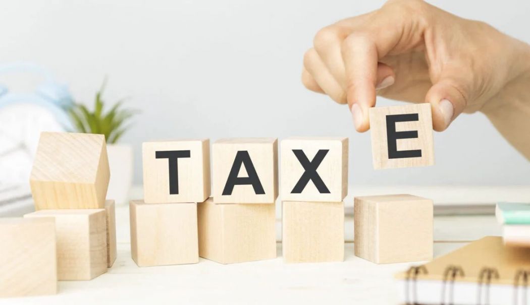 Începutul anului 2025 vine cu taxe mai mari. Cât ajung impozitele la apartamente şi maşini