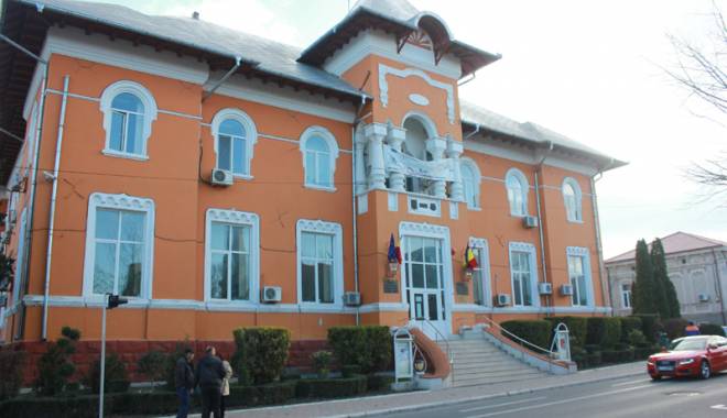 Taxele și impozitele, dezbătute la Primăria Medgidia - taxelesiimpoziteledezbatutelapri-1433784170.jpg