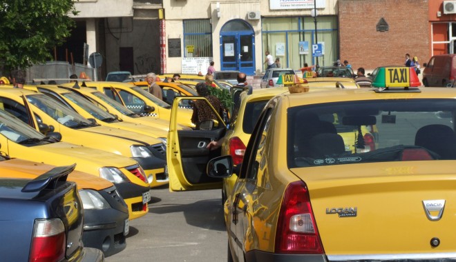 Primarul Mangaliei a discutat cu taximetriștii despre taxele locale - taxi-1358904069.jpg