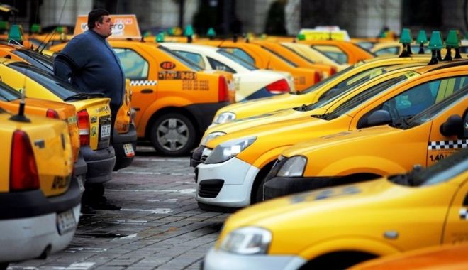 Le-a ajuns cuțitul la os din cauza pirateriei! Apel disperat al transportatorilor români - taxi-1552465439.jpg