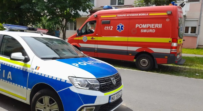 Foto - Trei victime după ce un taxi a spulberat oamenii aflați la coadă la o patiserie