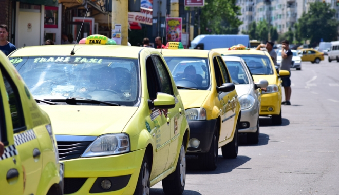 Taximetriștii din Constanța, marș de protest - taximetristii2-1513013312.jpg