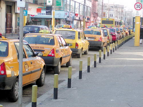 Taximetriștii din zona Gării Constanța, controlați de Poliția Rutieră - taxiurigalbene2-1326442120.jpg
