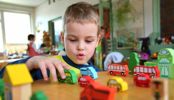 Marea Britanie UIMEȘTE: Grădinițele, obligate să raporteze COPIII care riscă să devină TERORIȘTI - tbnfulldaykindergarten-1420463159.jpg