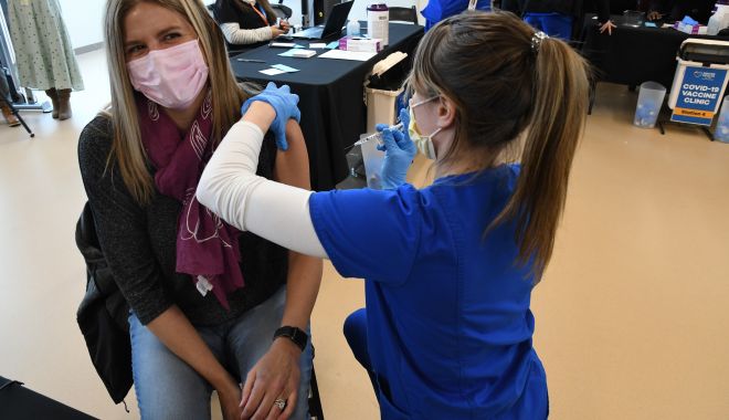 Constănțenii vaccinați în septembrie își pot ridica tichetele de masă - tdpldpscovidvaccinesks003-1635511179.jpg