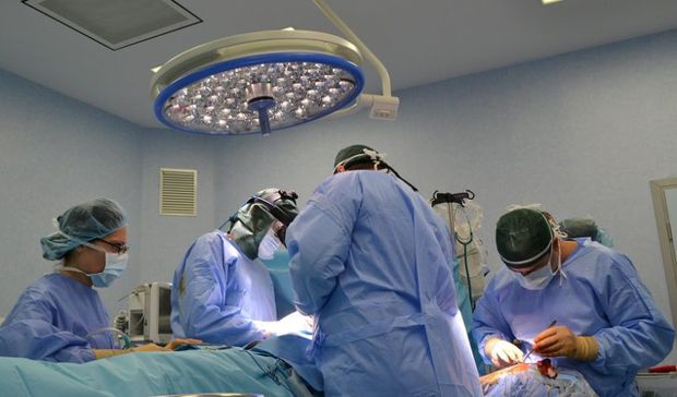 O mamă refuză să lase medicii să-i opereze copilul, de teamă să nu-i fure organele - teama-1499971728.jpg