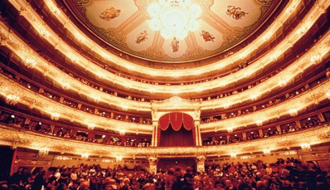 Un balerin-vedetă, autorul atacului cu acid de la Teatrul Balșoi - teatrulbalsoilagaladeredeschider-1362609344.jpg