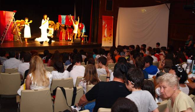 Teatru pentru cei mici. Ce spectacole sunt, săptămâna aceasta, la Constanța - teatruldecopii-1422199949.jpg