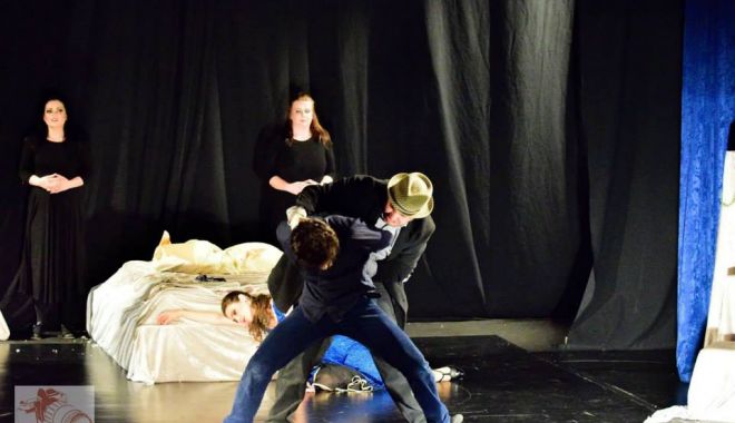 Teatru online. 