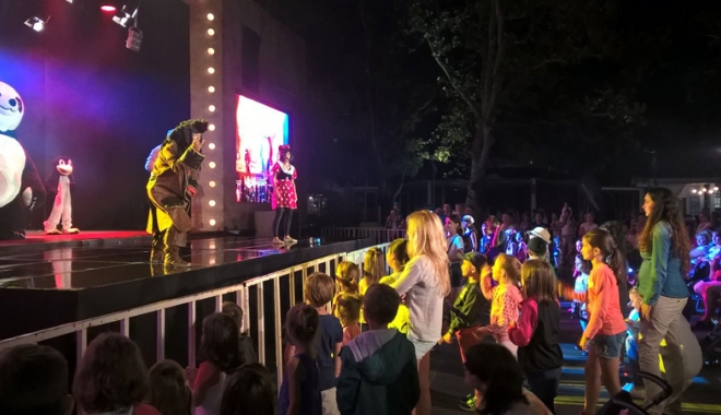 Teatru și bună dispoziție în Piațeta Cazinou  din Mamaia - teatrusibunadispozitie-1472050772.jpg