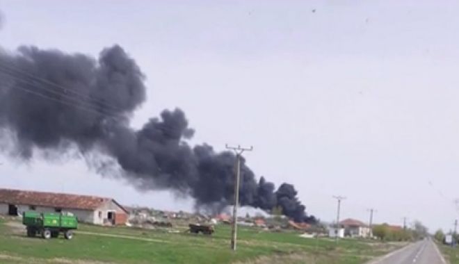 Un copil de 11 ani a ars doi kilometri de țevi pentru canalizare - teava-1650887542.jpg