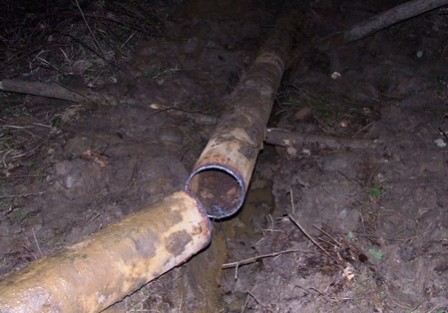 Dosar penal pentru furt de țeavă metalică - teava448x313-1350205646.jpg