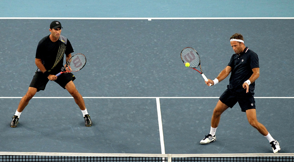 Tenis / Tecău pierde primul set cu frații Bryan - tecau-1322074774.jpg