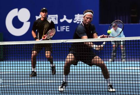 Tenis / Perechea Tecău - Lindstedt, în sferturile de finală de la Brisbane - tecaulindstedtbeijing1-1325592769.jpg