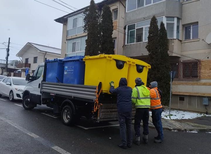 Primăria Techirghiol oferă pubele pentru cetăţeni în vederea colectării selective - techirghiol-pubele1-1740490830.jpg