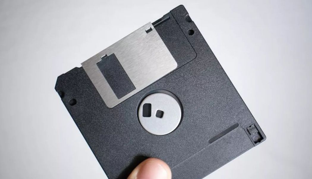 Obiectele anilor ’90: Copiii din ziua de azi nu au auzit de floppy disk - tehnologie-floppy-disk-1725035133.jpg
