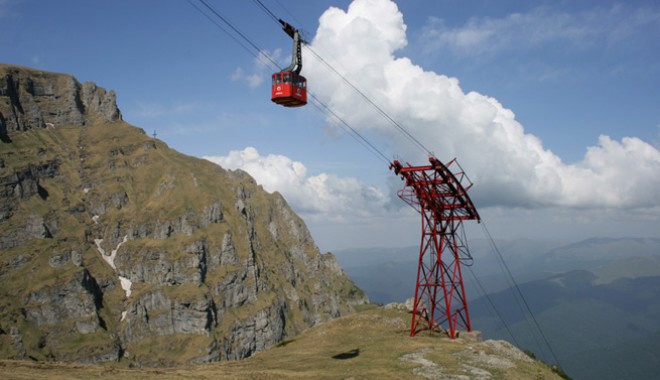 Telecabina de la Bâlea Lac a fost oprită din cauza vântului puternic - telecabina-1351350321.jpg