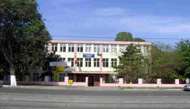 Sancțiuni drastice și la Liceul TELECOM - telecom-1431612037.jpg