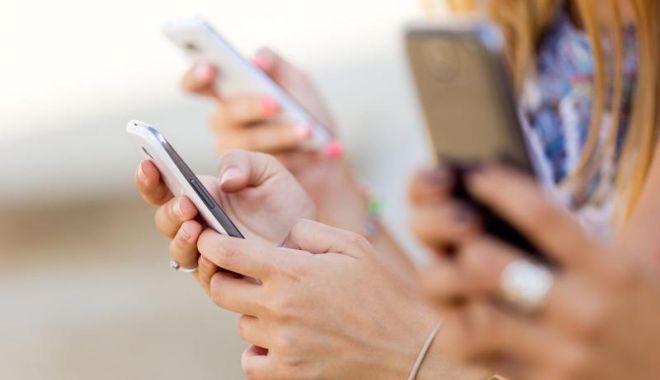 Românii vor primi bani pentru întârzierea la portarea numărului de telefon - telefon-1671724093.jpg