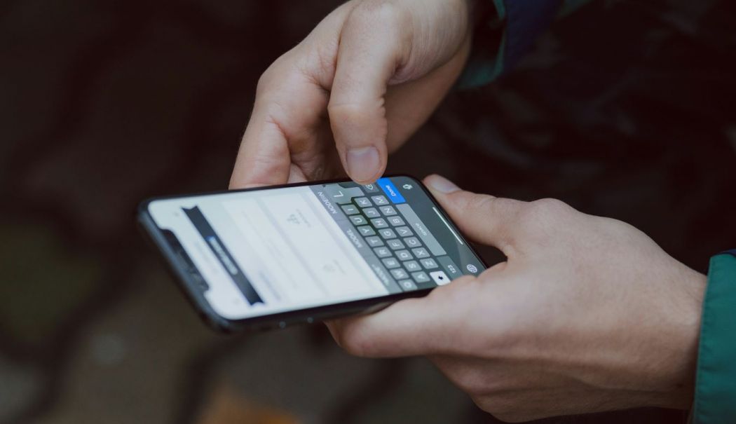 25 de afirmaţii care te ajută să gândeşti pozitiv - telefon-1758206195.jpg