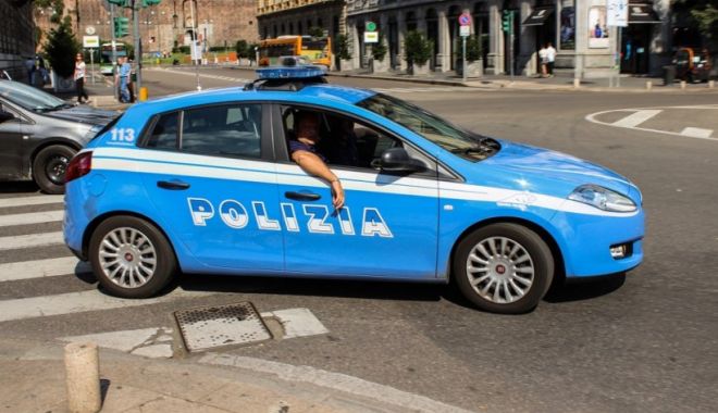 Telenovelă românească în Italia: Un român, prins în timp ce se iubea cu soția vărului său, într-o cameră de hotel