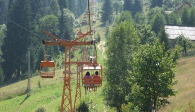 Alertă 112! Aproximativ 50 de persoane, blocate în telescaunul de la Vatra Dornei - telescaunvatradornei-1650808928.jpg