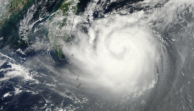 Alertă în Taiwan: Peste 3.000 de persoane au fost evacuate odată cu apropierea taifunului Tembin - tembintmo2012235-1345749513.jpg