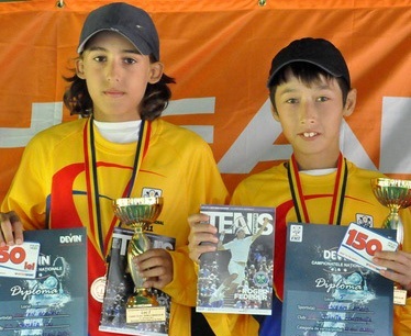 Eroii de la malul mării - tenis1312217504-1312266682.jpg