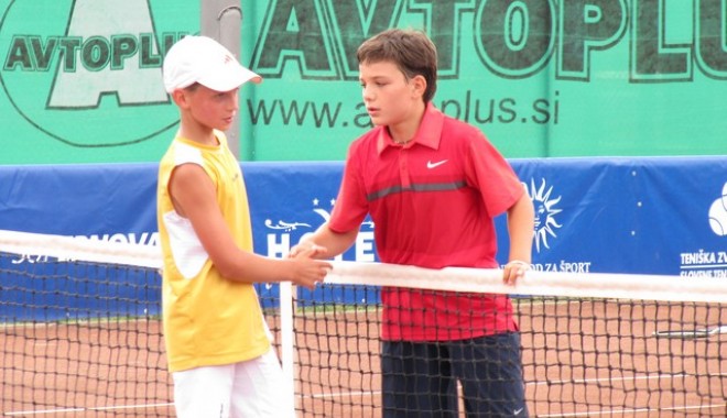 Tenis / Doi constănțeni au cucerit turneul Svilengrad din Bulgaria - tenisconstanteni-1368439342.jpg
