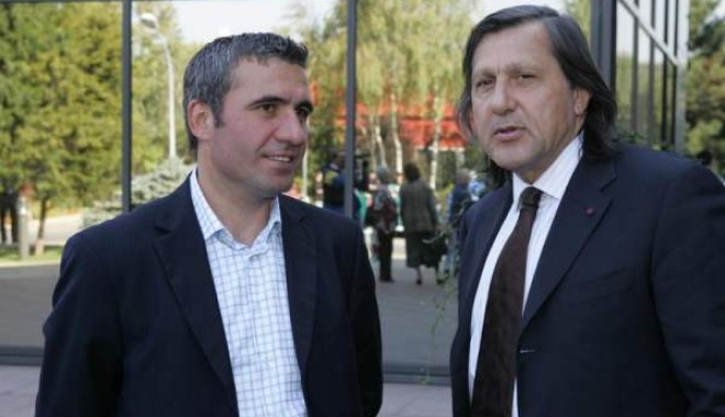 Tenis / Gică Hagi și Andrei Pavel fac pereche într-un meci caritabil la turneul BRD Năstase-Țiriac - tenishagi-1334237342.jpg
