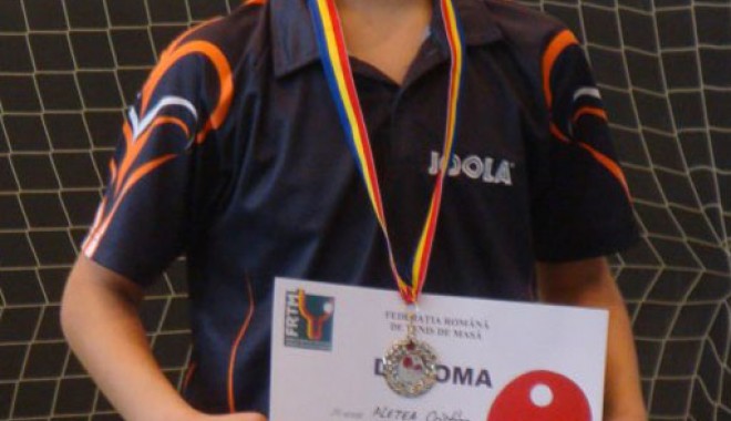 Un puști din Constanța face legea la competițiile internaționale de tenis de masă - tenismasaconstantean-1361207583.jpg