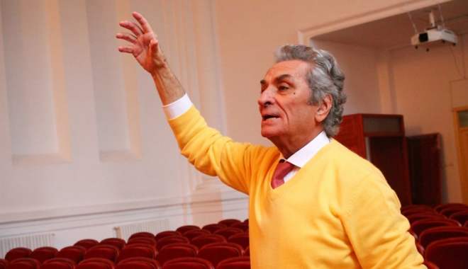 Tenorul Vasile Moldoveanu conduce un master class de artă vocală la Universitatea 