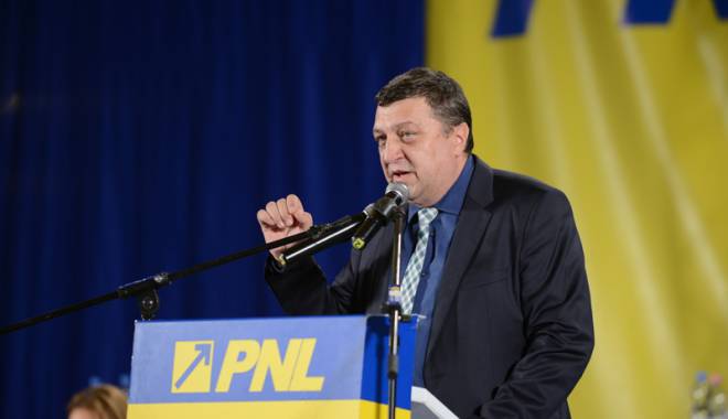 Teodor Atanasiu și-a anunțat candidatura  la funcția  de co-președinte al PNL - teodoratanasiu-1417199873.jpg