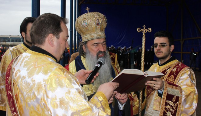 Cum este amintită Săptămâna Patimilor, la Constanța - teodosie-1333998847.jpg