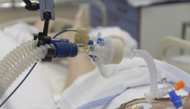 Medic chirurg, la Terapie Intensivă după ce a încercat să fie tratat acasă de Covid-19 de soția sa, doctor la ATI - terapie-1595583265.jpg