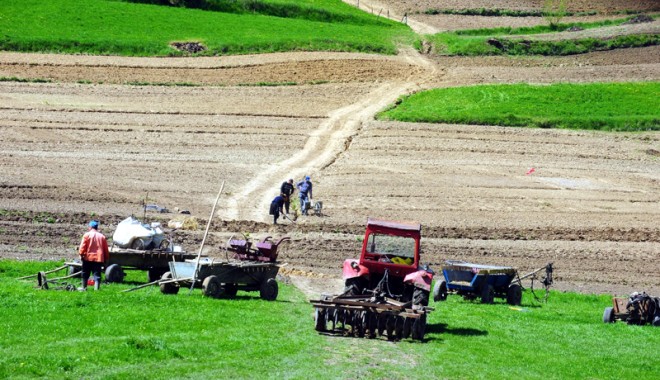 Legea privind vânzarea terenurilor agricole. Iată cine și cum poate cumpăra - teren-1385490969.jpg