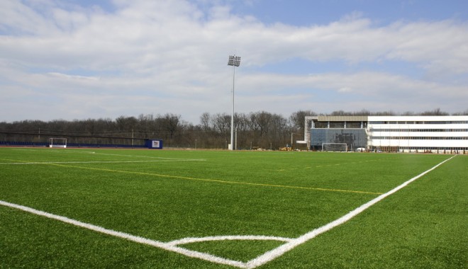 Jucătorii lui Gaz Metan au refuzat să participe la antrenamente. Află motivul! - teren20fotbal20rugby-1354123248.jpg