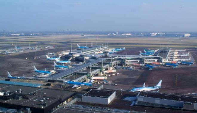 Două avioane cu pasageri s-au ciocnit pe aeroportul Schiphol din Amsterdam - terminal11e1546282923902678x381-1562703691.jpg