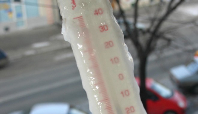 Prima noapte cu temperaturi negative, la Constanța - termometruinghetat-1321342217.jpg