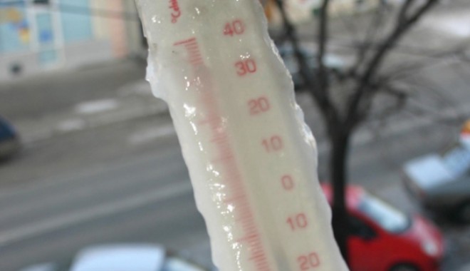 Cea mai scăzută temperatură din această toamnă în România, minus 3,1 grade Celsius - termometruinghetat-1411024580.jpg