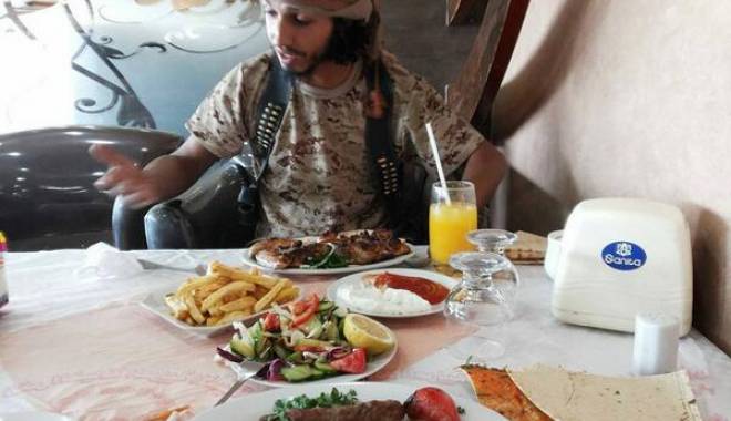 Irak: Zeci de teroriști ISIS au murit otrăviți la masa de Ramadan - teroris-1436371825.jpg