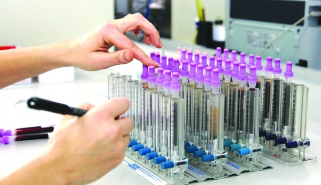 Campanie de prevenire a hepatitei, la Constanța - testarihepatita2-1393508176.jpg