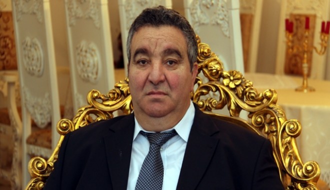 Cioabă, regele țiganilor, a suferit un infarct! - thekingportraitflorincioabainhis-1376399002.jpg