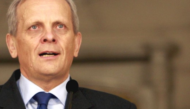 Theodor Stolojan spune că în acest an ar fi posibilă o majorare a salariilor bugetarilor cu peste 5% - theodorstolojan-1331293087.jpg