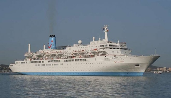 Zece nave de croazieră vor acosta în portul Constanța - thomsoncelebration-1373448648.jpg