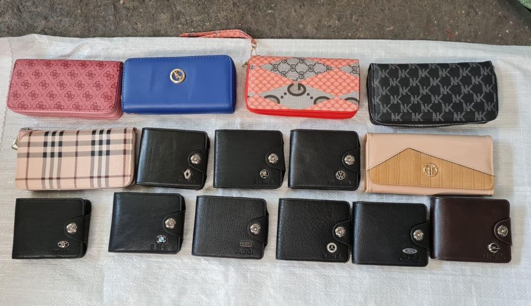 Captură de proporţii, la Constanţa! Portofele în valoare de aproximativ 19.000.000 lei, reţinute de inspectorii vamali