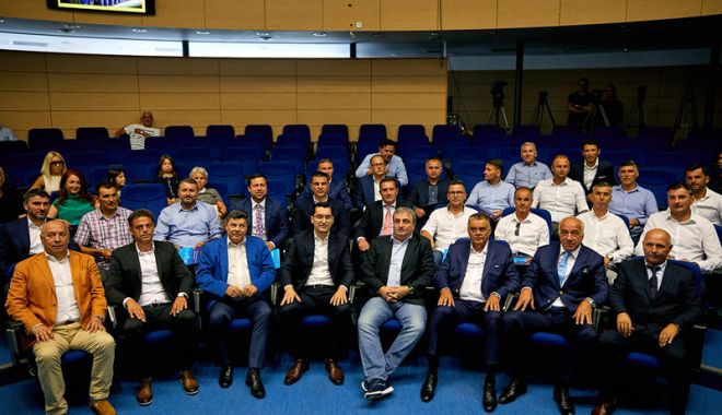 Țicleanu, Dică și Ogăraru, printre absolvenții de licență UEFA PRO - ticleanu-1531844184.jpg