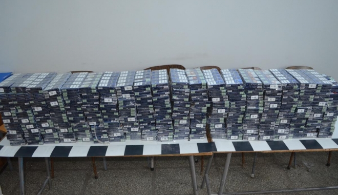 CAPTURĂ LA CONSTANȚA. 40.000 de țigarete de contrabandă, ascunse în cabina unui camion care trecea frontiera - tigarifrontiera-1492773365.jpg