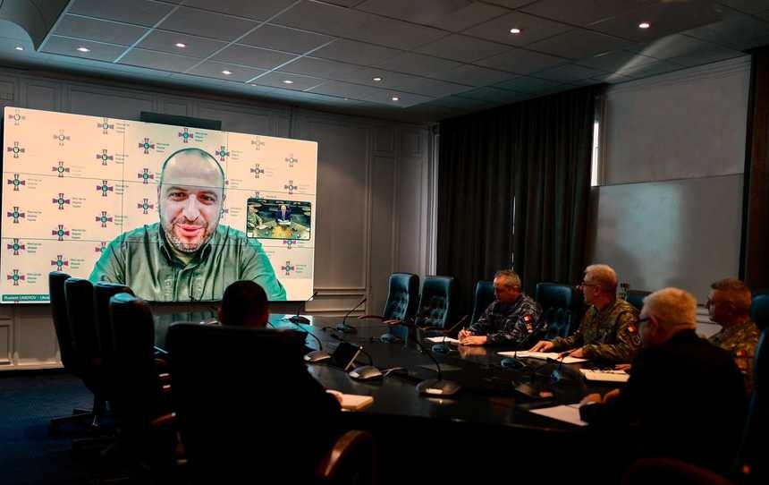 Ministrul Apărării a vorbit telefonic cu omologul ucrainean pe tema situaţiei de securitate din zona Mării Negre