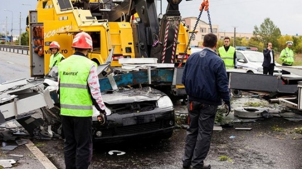 Poarta care a ucis un tânăr la Timișoara a fost reabilitată în 2015, cu 56.000 euro. Lucrarea nu are acordul ISC - timisoara56583400-1505732251.jpg